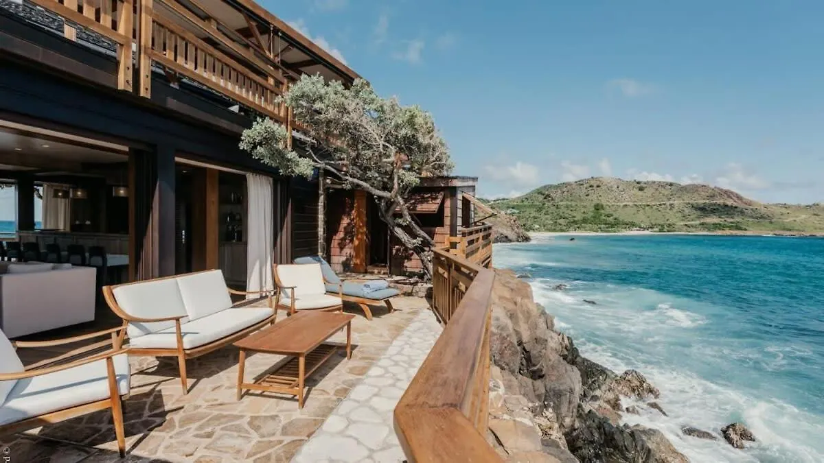 Unique Villa Offering Vast Spaces Toiny