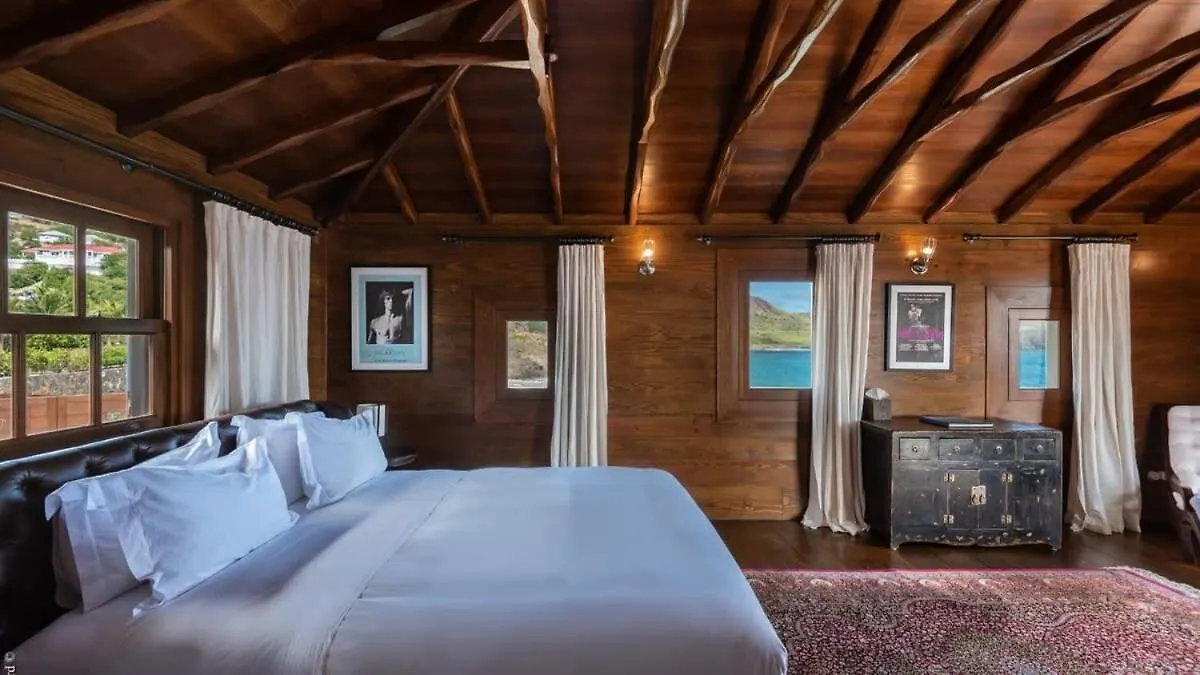 Unique Villa Offering Vast Spaces Toiny