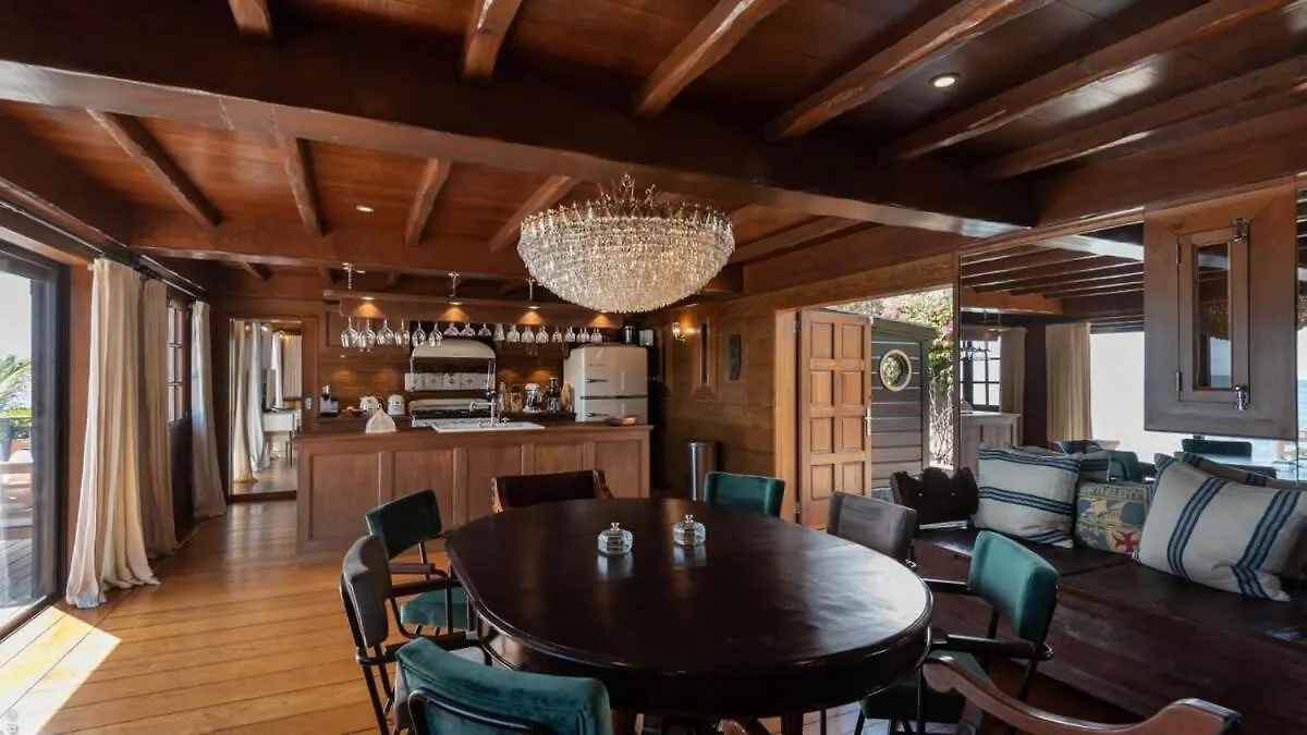 Unique Villa Offering Vast Spaces Toiny