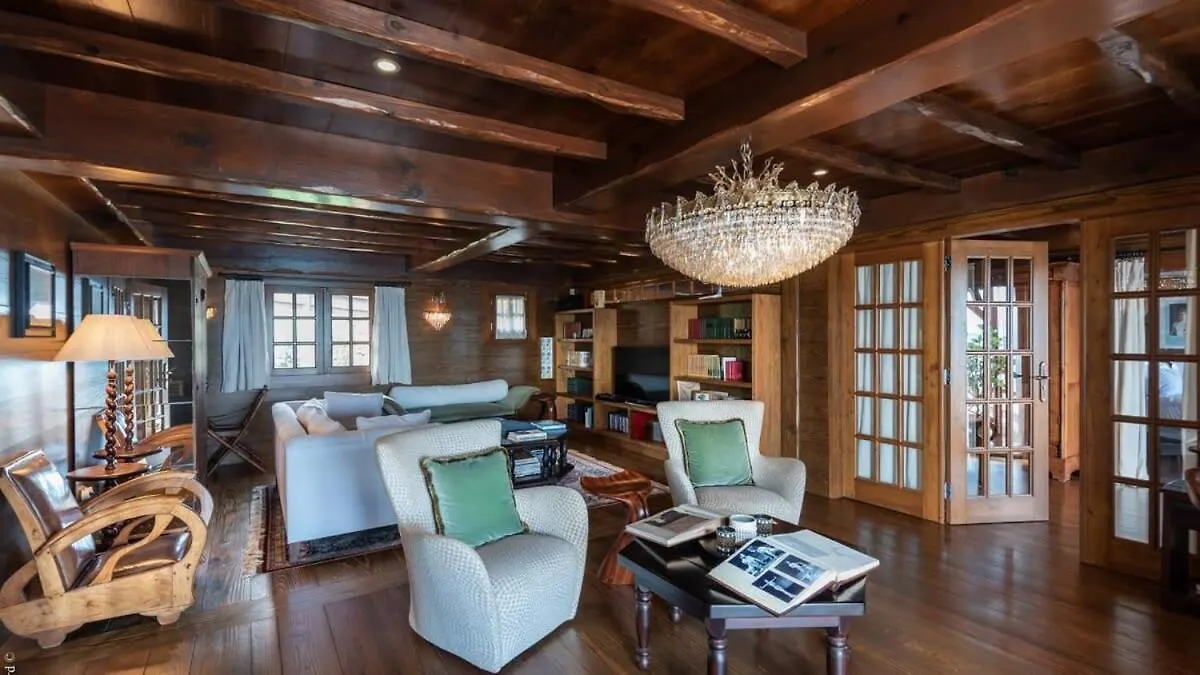 Unique Villa Offering Vast Spaces Toiny