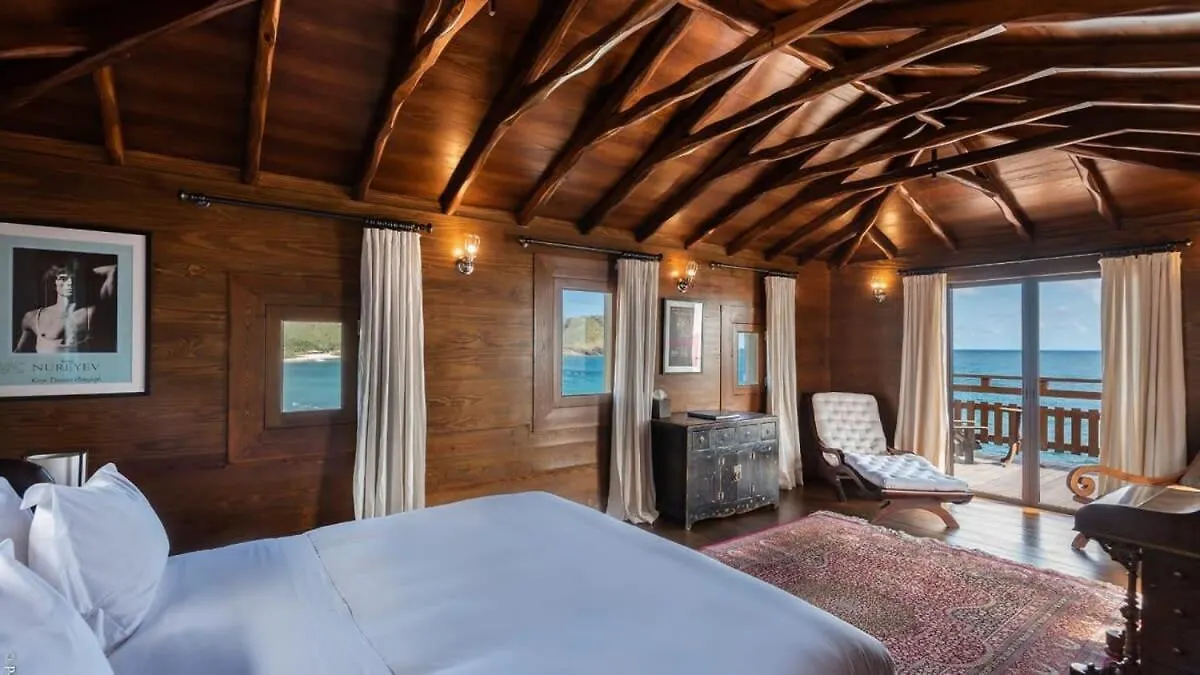 Unique Villa Offering Vast Spaces Toiny